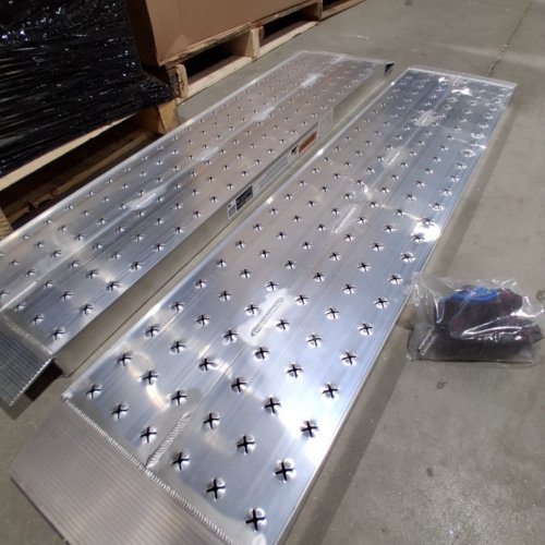 HEAVY DUTY ALUMINUM TRAILER RAMPS WITH ANTI SLIP PLATES - 55" X 12" - SILVER - (MODEL: HXQCPD2J55*12) image 4