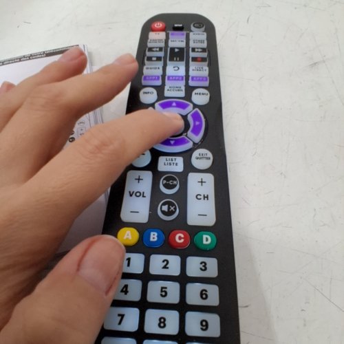 ONN. 6-DEVICE UNIVERSAL REMOTE CONTROL - COMPATIBLE WITH ALL MAJOR BRANDS - BLACK image 2