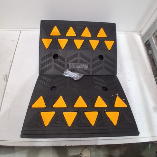 2PK RUBBER CURB RAMP - 13" X 19" X 5" - BLACK/YELLOW (MODEL: KR-07) image 2
