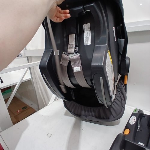CHICCO KEYFIT 30 INFANT CAR SEAT - 4 TO 30LBS MAX - UP TO 30" - PEWTER (MODEL: 8708856) image 6