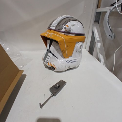 STAR WARS THE BLACK SERIES CLONE COMMANDER CODY HELMET - 14'', ONE SIZE FITS MOST - ASSORTED COLOURS (MODEL: G1861) image 2