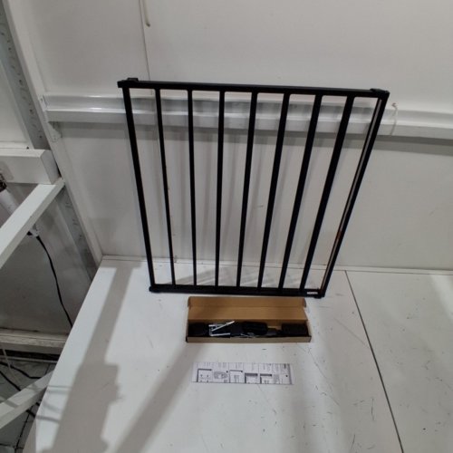 SAFETY FIRST TOP OF THE STAIRS EXPANDABLE METAL BABY GATE - 27" - 42" X 28" - BLACK (MODEL: GA090CBLKF2 image 2