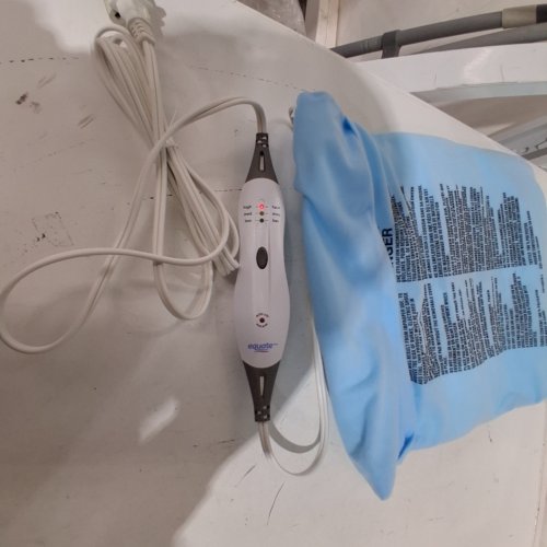 EQUATE HEALTH STANDARD HEATING PAD WITH ARTHRITIC CONTROLLER - 12" X 15" - BLUE image 2