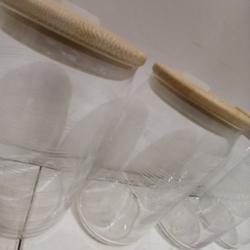 4PK MIKASA GOURMET BASICS GLASS TUMBLERS WITH LIDS & STRAWS - 18OZ (MODEL:1882036) image 3