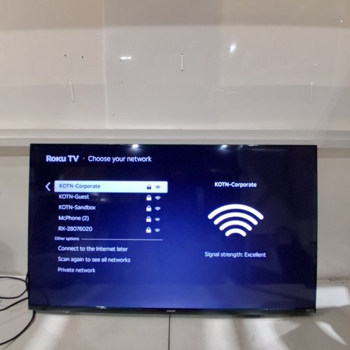 PHILIPS 7676 SERIES QLED FULLHD 1080P ROKU TV - 43" - BLACK - (MODEL: 43PQF7676/F6) image 3