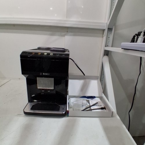 BOSCH 500 SERIES FULLY AUTOMATIC ESPRESSO MACHINE WITH WHOLE BEAN COMPARTMENTS AND GROUND COFFEE CHUTE - TFT DISPLAY AND TOUCH CONTROL PANEL - EXTERNAL MILK SYSTEM - 9 BEVERAGE OPTIONS - BLACK (MODEL: TPU40109) image 3