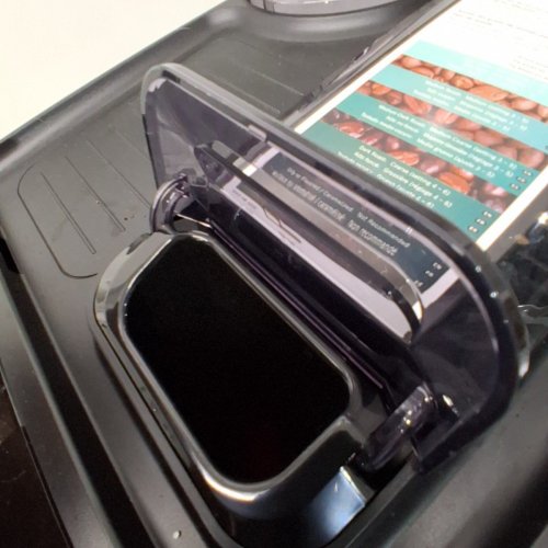 BOSCH 500 SERIES FULLY AUTOMATIC ESPRESSO MACHINE WITH WHOLE BEAN COMPARTMENTS AND GROUND COFFEE CHUTE - TFT DISPLAY AND TOUCH CONTROL PANEL - EXTERNAL MILK SYSTEM - 9 BEVERAGE OPTIONS - BLACK (MODEL: TPU40109) image 6