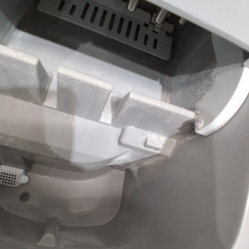 FRIGIDAIRE COUNTERTOP ICE MAKER - 26LBS - SILVER (MODEL: EFIC130-SS) image 5