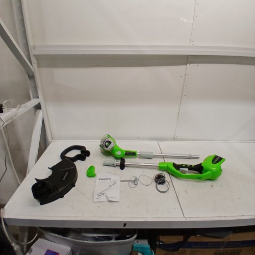 GREENWORKS LITHIUM ION 40V CORDLESS STRING LAWN TRIMMER *TOOL ONLY* - 13" PATH - GREEN (MODEL: STF305) image 2