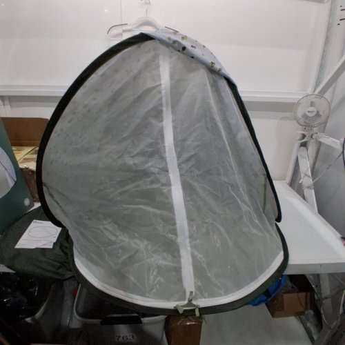 BABY MOOV COLLAPSIBLE FOLDABLE ANTI-UV TENT WITH VELCRO DOOR AND CARRY BAG - 36" X 34" X 39" - UPF 50+ - GREEN & WHITE image 3