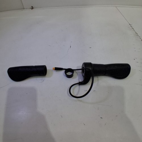 4PC WATERPROOF BIKE HANDLE TWIST GRIP SPLIT HALF ROTATING SPEED CONTROL CONNECTOR THROTTLE HANDLE FOR MODIFICATION image 2