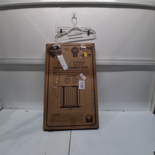 REGALO EASY STEP EXTRA WIDE BABY GATE - 30" X 29"-49" - WHITE (MODEL: 1164 EW DS) image 3