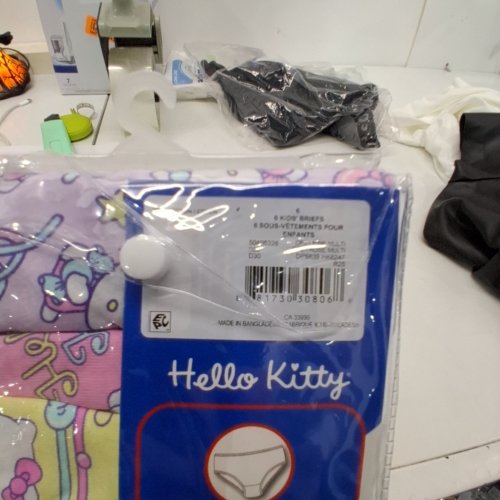 6PK KIDS HELLO KITTY BRIEFS UNDERWEAR- SIZE 6 - MULTICOLOUR/ ASSORTED PATTERNS image 3