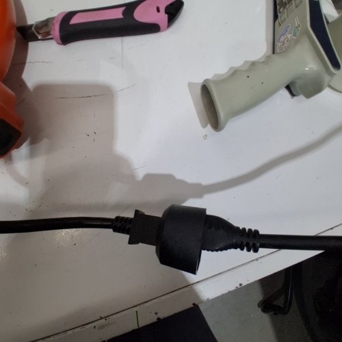BLACK AND DECKER CORDED ELECTRIC LEAF BLOWER/VACUUM/MULCHER - 250MPH/12AMP - BLACK/ORANGE (MODEL: BV6600) image 2