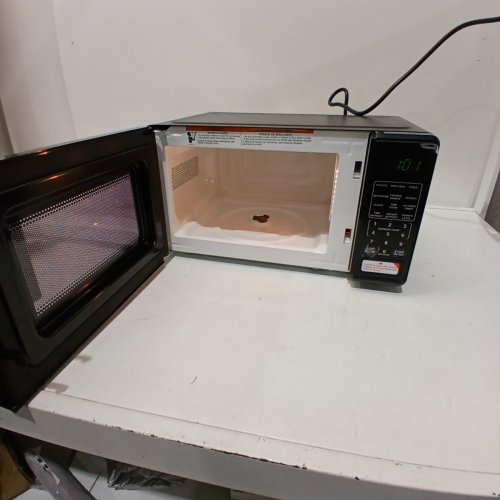 MAINSTAYS COMPACT COUNTERTOP MICROWAVE OVEN - 0.7 CU FT - 700W - BLACK (MODEL: MSCMVB07BK-L2) image 3