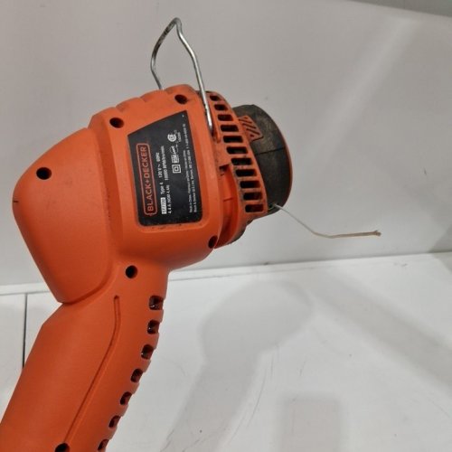 BLACK + DECKER CORDED ELECTRIC STRING TRIMMER - 13" PATH / 4.4AMP - ORANGE/BLACK (MODEL: ST7700) image 2