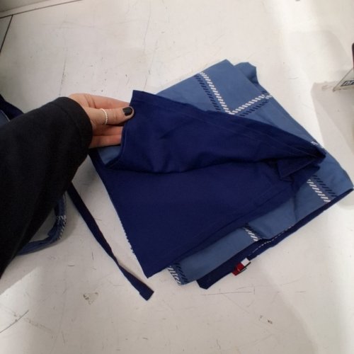3PC TOMMY HILFIGER PLAID COMFORTER SET - KING - BLUE (ITEM: 1976202) image 4