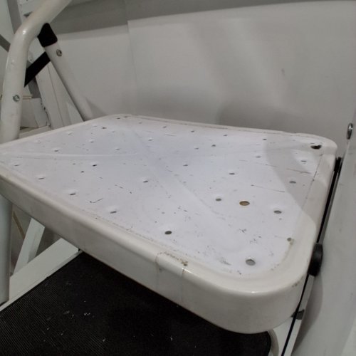 RIKADE 2-STEP STEP LADDER - 33.07" X 20.07" - WHITE image 4