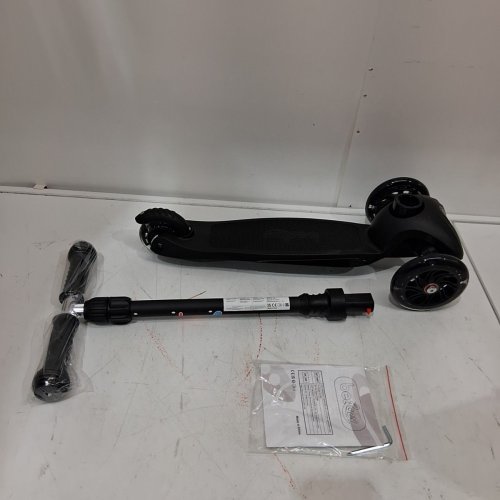 BELEEV 3-WHEEL SCOOTER WITH LIGHT-UP LED WHEELS & ADJUSTABLE HEIGHT - BLACK (MODEL: BE063) image 2
