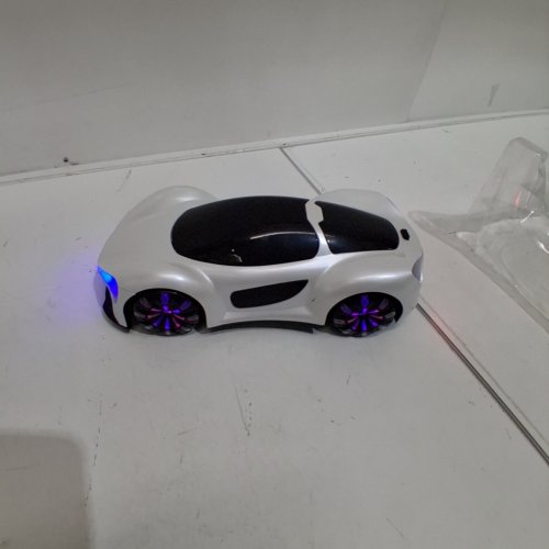 REMOTE CONTROL TOY CAR - 2.4GHZ - WHITE image 2