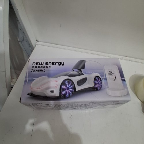 REMOTE CONTROL TOY CAR - 2.4GHZ - WHITE image 4