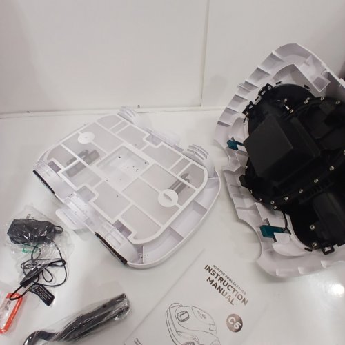BOCXI ROBOTIC WIRELESS POOL VACUUM CLEANER - 2200GPH - WHITE (MODEL : C5-W-D1) image 4