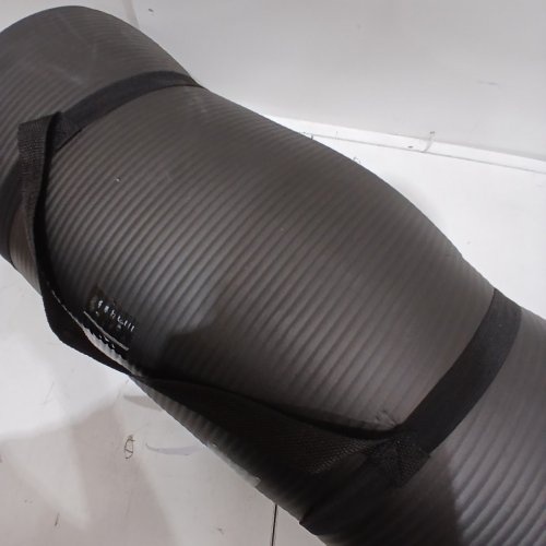 AMAZON BASICS EXTRA THICK YOGA MAT WITH CARRYING STRAP 74" X 24" X 0.5" - BLACK (MODEL: ‎YM2001) image 4