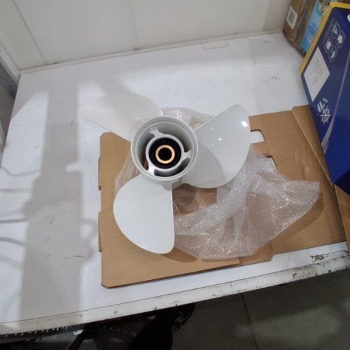 VIF OUTBOARD PROPELLER - 13 1/4" X 17" - WHITE (STYLE: 13-1/4 X 17-K) image 4
