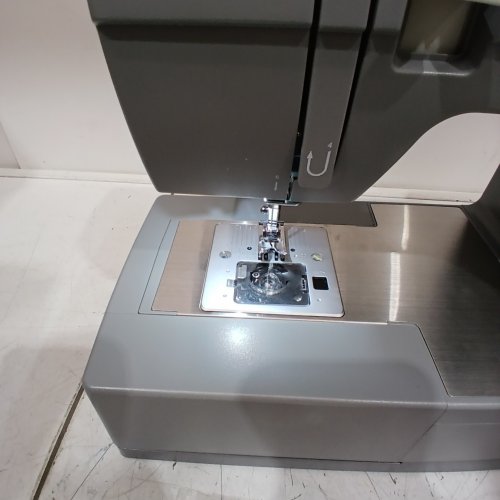 SINGER HEAVY DUTY SEWING MACHINE - GREY (MODEL: 4452) image 2