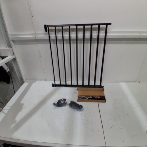 MUNCHKIN PUSH TO CLOSE EXTENDING SAFETY GATE, FOR OPENINGS 28.5" - 45" - DARK GREY (MODEL: 46767) image 2