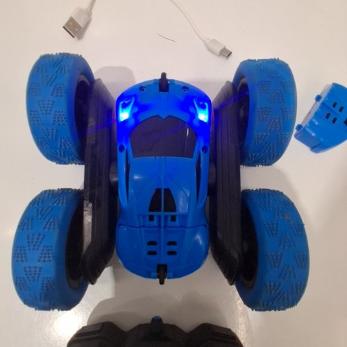 QUNREDA REMOTE CONTROL DOUBLE SIDED STUNT CAR - BLUE image 2
