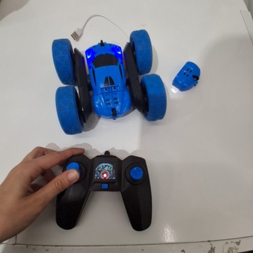 QUNREDA REMOTE CONTROL DOUBLE SIDED STUNT CAR - BLUE image 5