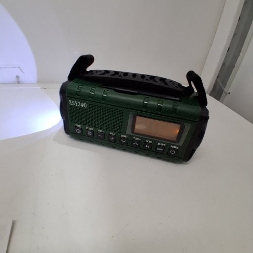 MULTI-FUNCTION NOAA WEATHER ALERT OLAR & HAND CRANK PORTABLE EMERGENCY RADIO WITH FLASHLIGHT - GREEN / BLACK (MODEL: XSY340) image 2