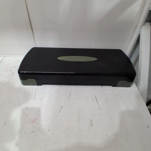 AMAZON BASICS AEROBIC EXERCISE STEP PLATFORM - BLACK\GREY image 3