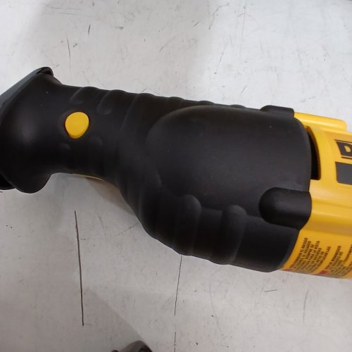 DEWALT XR RECIPROCATING SAW WITH BATTERY AND CHARGING STATION - 20V - (MODEL:DCS368) image 5