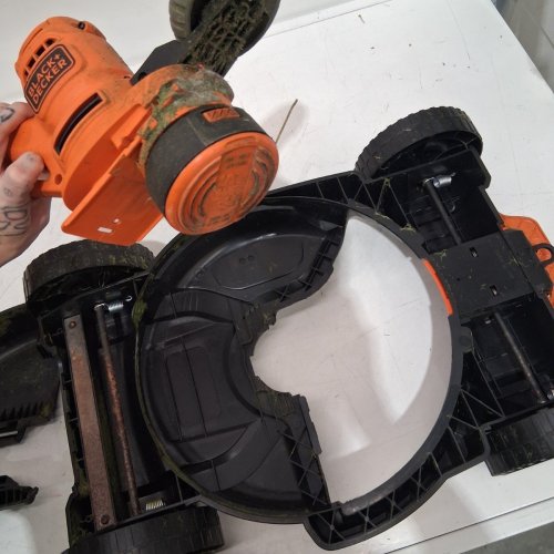 BLACK AND DECKER 3 IN 1 COMPACT MOWER, 12", CORDED image 4