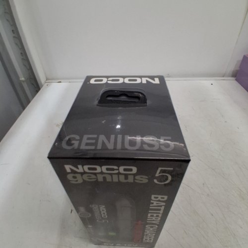 NOCO GENIUS 5 FULLY AUTOMATIC SMART CHARGER, MAINTAINER AND BATTERY DESULFATOR WITH TEMPERATURE COMPENSATION - 6V /12V CHARGER (MODEL: GENIUS5) image 3