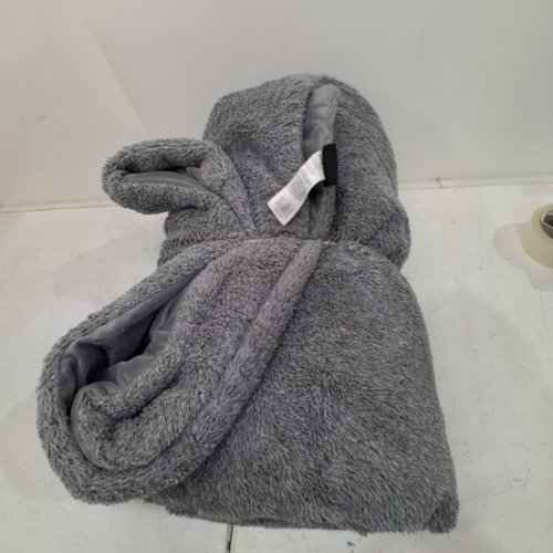 MON CHATEAU LUXE MELANGE FAUX FUR THROW BLANKET - QUEEN (98" X 92") - DARK GREY -(MODEL: 1805271) image 4