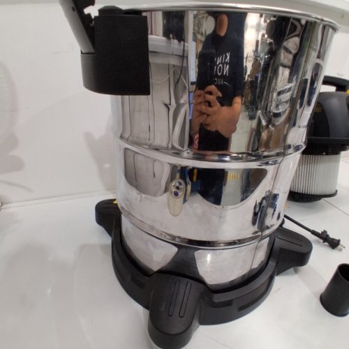 DEWALT PRO STAINLESS STEEL WET/DRY VACUUM - 8GAL - 5HP - CRUSH RESISTANT HOSE - 90CFM AIR FLOW - SILVER/BLACK (MODEL: DXV08SA) image 4