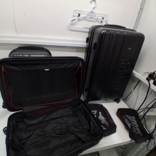 5PC ROOTS COUNTRYSIDE HARDSIDE SPINNER LUGGAGE SET WITH TSA LOCK AND ORGANIZER BAGS - 21"/27"/31" - BLACK (MODEL: 1872940) image 3