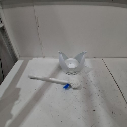 OXO GOOD GRIPS TOILET BRUSH WITH RIM CLEANER - WHITE image 2