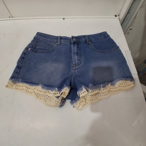WOMEN'S LACE-TRIMMED DENIM SHORTS - MEDIUM - BLUE image 2