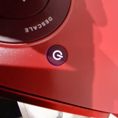 KEURIG K-SLIM SINGLE SERVE COFFEE MAKER - RED (MODEL: K900) image 2
