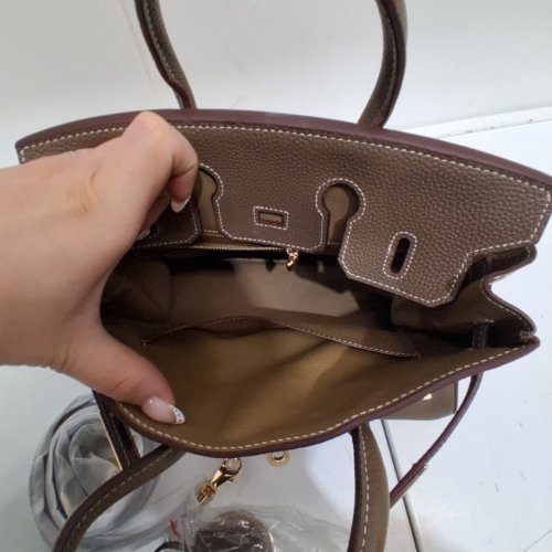 FAUX LEATHER STYLISH HANDBAG WITH STRAP - BROWN image 3