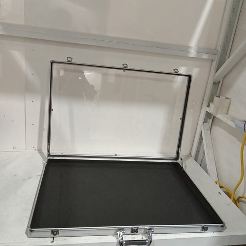 PORTABLE TRADE SHOW ALUMINUM DISPLAY CASE - 33" X 22" - SILVER & BLACK image 3
