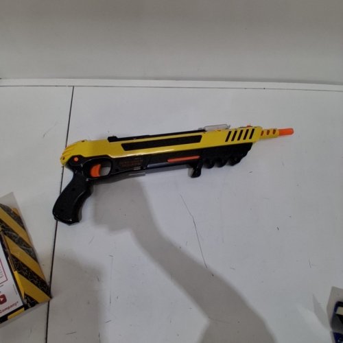 BUG-A-SALT 3.0 UPGRADED BUG SWATTER SALT GUN - YELLOW/BLACK image 3