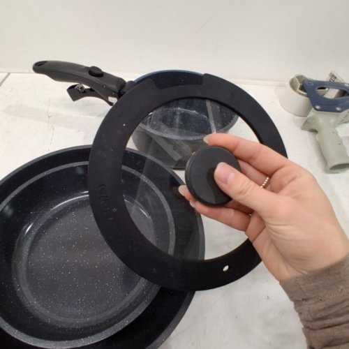 4PC GIPP CERAMIC POT AND PANS SET WITH DETACHABLE HANDLE - BLACK image 4