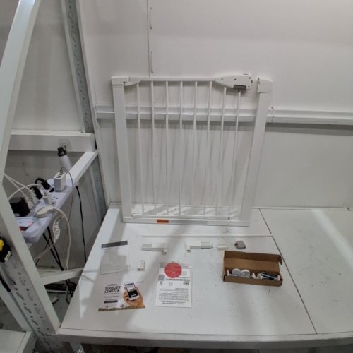 MUNCHKIN EASY CLOSE METAL BABY GATE - 29.5" - 35" X 29.5" - WHITE (MODEL: MK0002-012) image 3