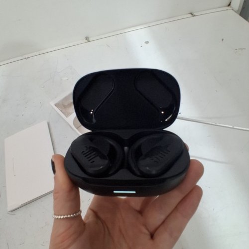 JBL BY HARMAN ENDURANCE PEAK 3 - TRUE WIRELESS HEADPHONES, WATER AND DUST PROOF IN EAR HEADPHONES WITH 50 HOURS OF PLAYBACK TIME - -BLACK (MODEL: JBLENDURPEAK3BLKAM) image 3