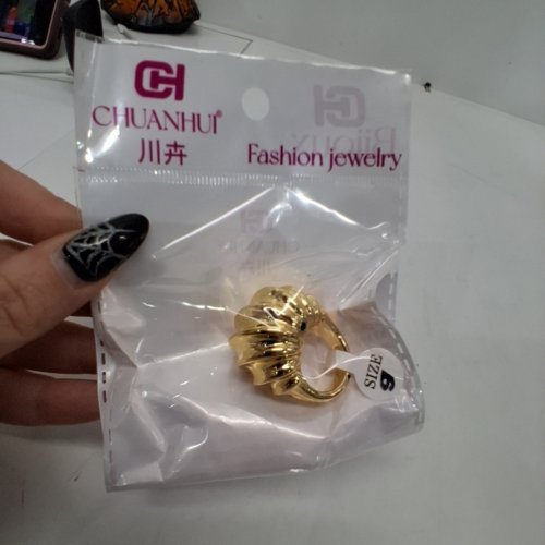 WOMENS CHUANHUI FASHION JEWELRY CHUNKY RING- SIZE 9 - GOLD-TONE image 2